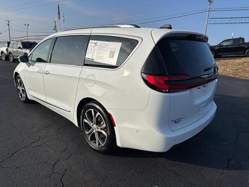 2024 Chrysler Pacifica L