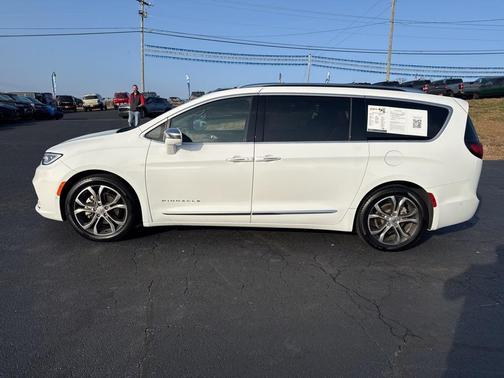 2024 Chrysler Pacifica L