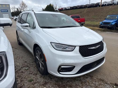 2024 Chrysler Pacifica L