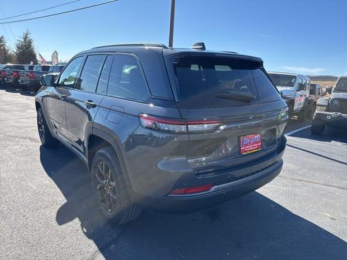 2026 Jeep Grand Cherokee Altitude
