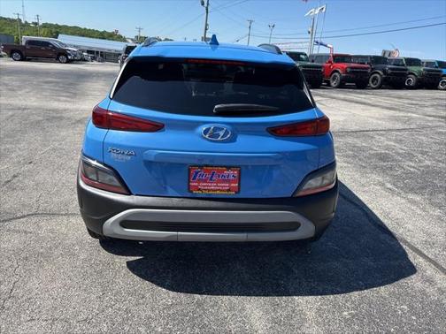 2022 Hyundai KONA SEL
