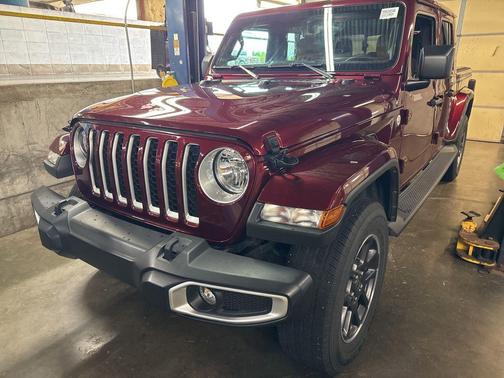 Snazzberry Pearlcoat 2022 Jeep Gladiator Overland