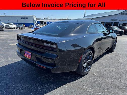 Diamond Black Crystal Pearlcoat 2025 Dodge Charger Daytona R/T