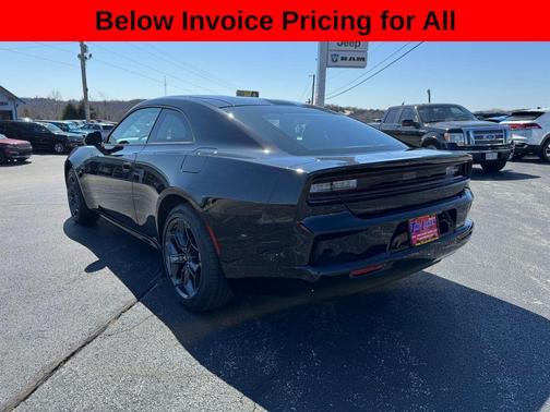 Diamond Black Crystal Pearlcoat 2025 Dodge Charger Daytona R/T