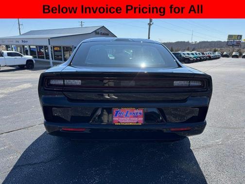 Diamond Black Crystal Pearlcoat 2025 Dodge Charger Daytona R/T
