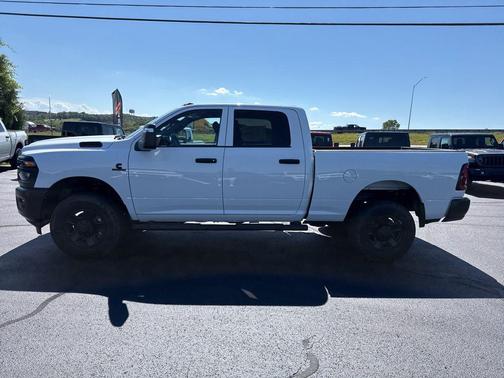 2025 RAM 2500 Tradesman Crew Cab 4x4 6'4' Box