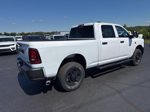 2025 RAM 2500 Tradesman Crew Cab 4x4 6'4' Box