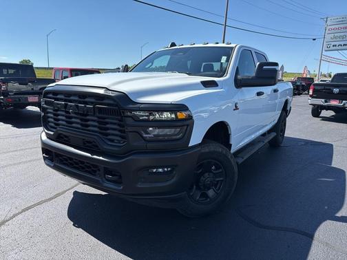 2025 RAM 2500 Tradesman Crew Cab 4x4 6'4' Box