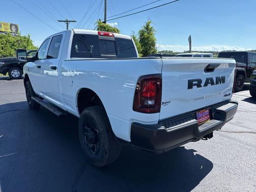 2025 RAM 2500 Tradesman Crew Cab 4x4 6'4' Box