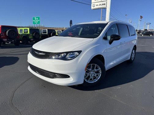 2026 Chrysler Voyager LX