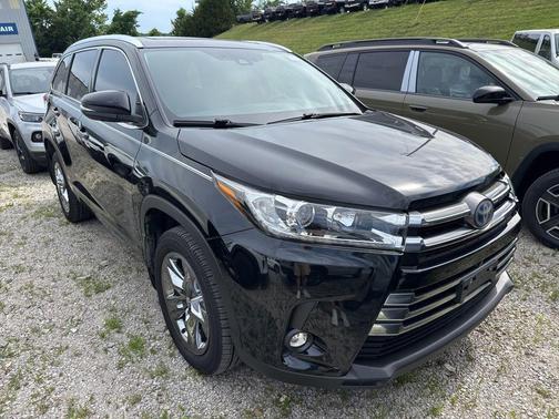Midnight Black Metallic 2019 Toyota Highlander Hybrid Platinum