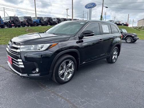 Midnight Black Metallic 2019 Toyota Highlander Hybrid Platinum