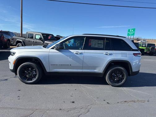 2025 Jeep Grand Cherokee Altitude