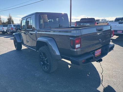 2025 Jeep Gladiator Nighthawk