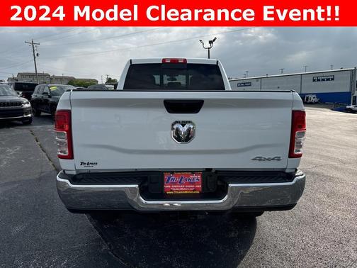 2024 RAM 2500 Tradesman Crew Cab 4x4 6'4' Box