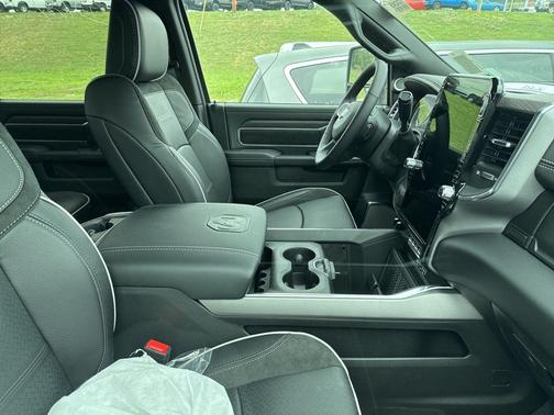 Bright White Clearcoat 2026 RAM 2500 Laramie Crew Cab 4x4 6'4' Box