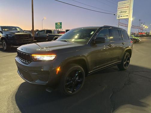 2025 Jeep Grand Cherokee Altitude