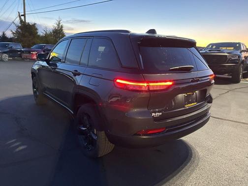2025 Jeep Grand Cherokee Altitude