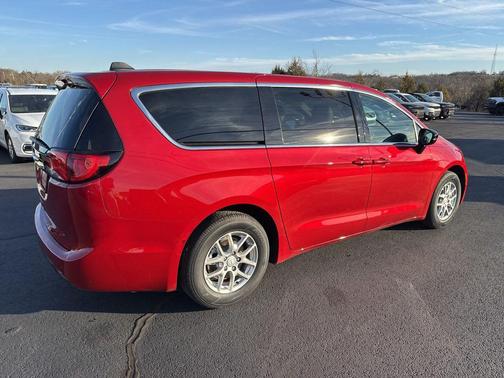 2026 Chrysler Voyager LX
