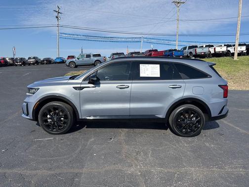 Everlasting Silver 2023 Kia Sorento SX
