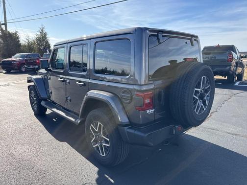 2026 Jeep Wrangler 4-Door Sahara 4x4