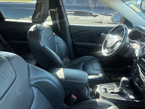 Bright White Clearcoat 2021 Jeep Cherokee Latitude Lux