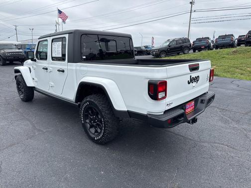 Bright White Clearcoat 2023 Jeep Gladiator Willys 4x4