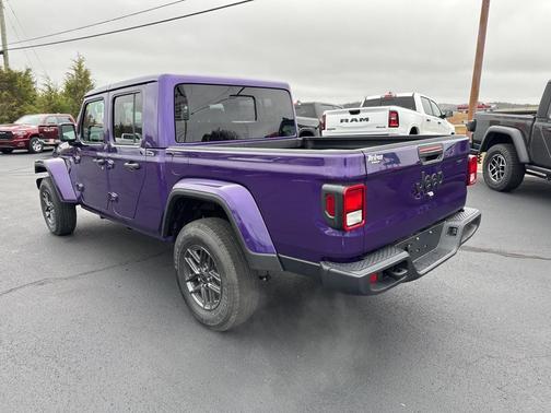 2026 Jeep Gladiator Sport S