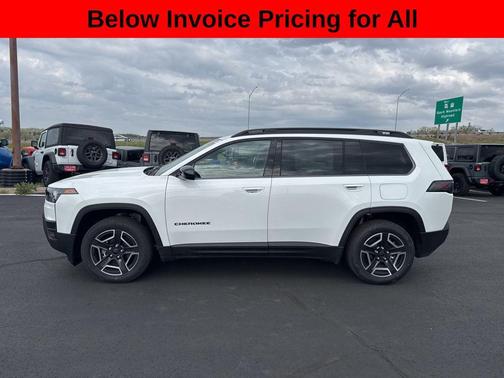 Bright White Clearcoat 2026 Jeep Cherokee Laredo 4x4