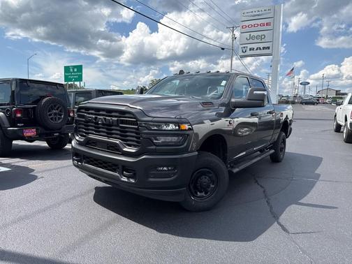 2025 RAM 2500 Tradesman Crew Cab 4x4 6'4' Box