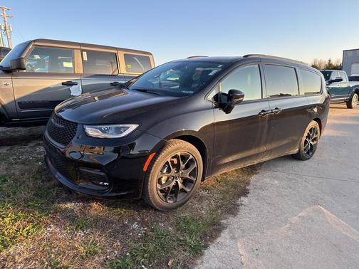 2025 Chrysler Pacifica Limited