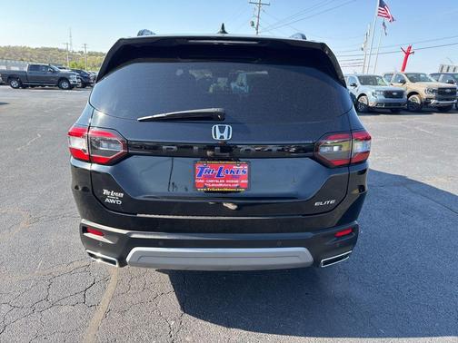 Crystal Black Pearl 2025 Honda Pilot Elite