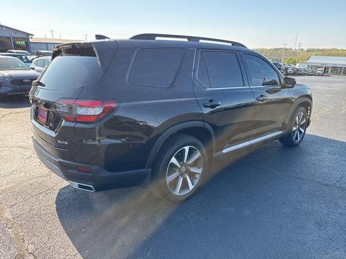 Crystal Black Pearl 2025 Honda Pilot Elite