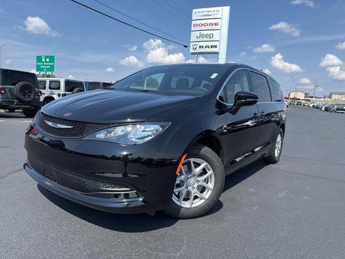 2026 Chrysler Voyager LX