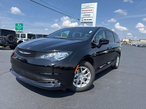 2026 Chrysler Voyager LX