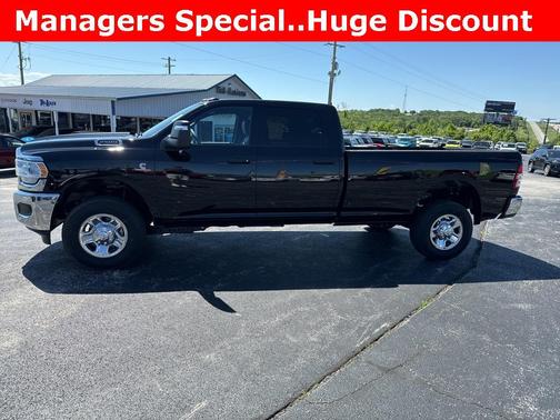 2024 RAM 2500 Tradesman Crew Cab 4x4 8' Box