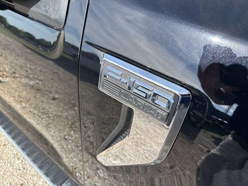AGATE BLACK METALLIC 2025 Ford F-150 Lariat