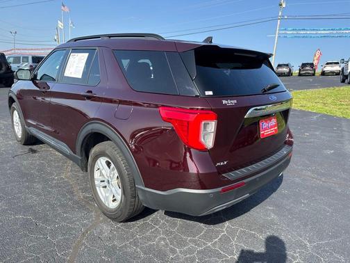 Jewel Red Metallic Tinted Clearcoat 2023 Ford Explorer XLT