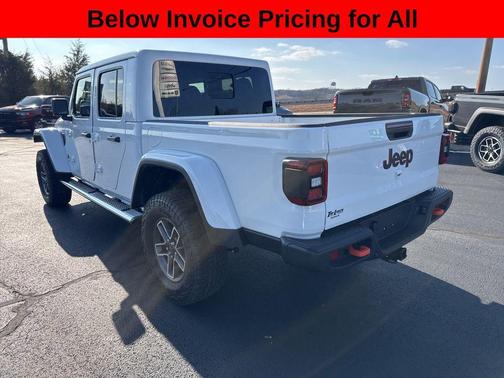 Bright White Clearcoat 2026 Jeep Gladiator Mojave 4x4