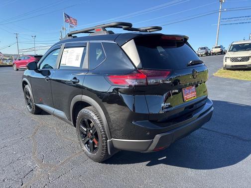 2025 Nissan Rogue Rock Creek