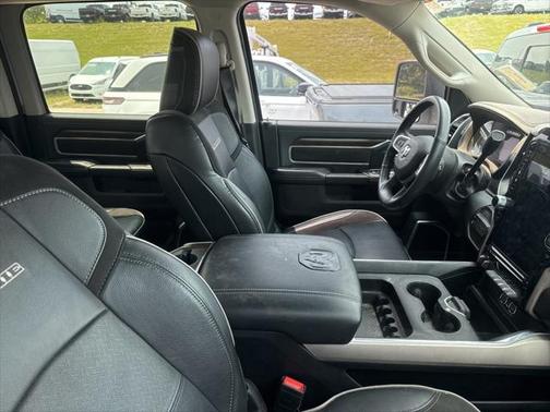 2024 RAM 2500 Laramie Crew Cab 4x4 6'4' Box