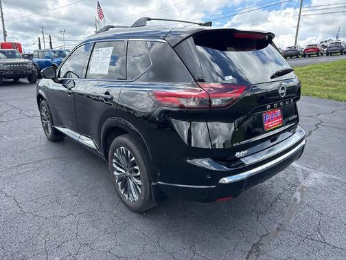 Super Black 2025 Nissan Rogue Platinum