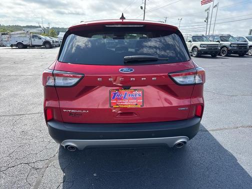 2022 Ford Escape Titanium