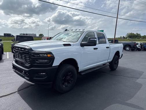 2025 RAM 3500 Tradesman Crew Cab 4x4 6'4' Box