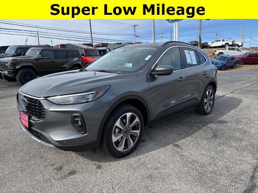 2025 Ford Escape Platinum