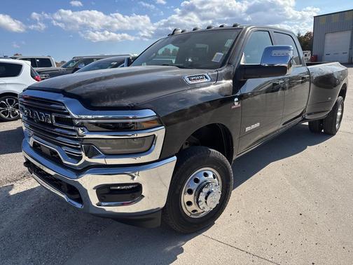 2026 RAM 3500 Laramie Crew Cab 4x4 8' Box