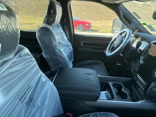 2026 RAM 3500 Laramie Crew Cab 4x4 8' Box