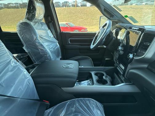 2026 RAM 3500 Laramie Crew Cab 4x4 8' Box