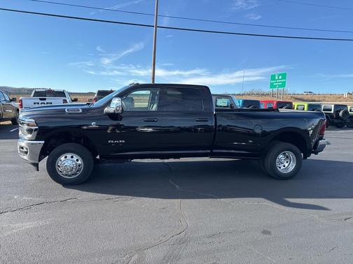 2026 RAM 3500 Laramie Crew Cab 4x4 8' Box