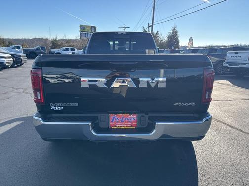 2026 RAM 3500 Laramie Crew Cab 4x4 8' Box